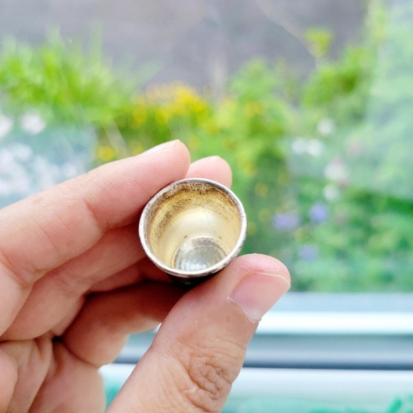 Vintage Strawberry Flower Thimble - Picture 8 of 8